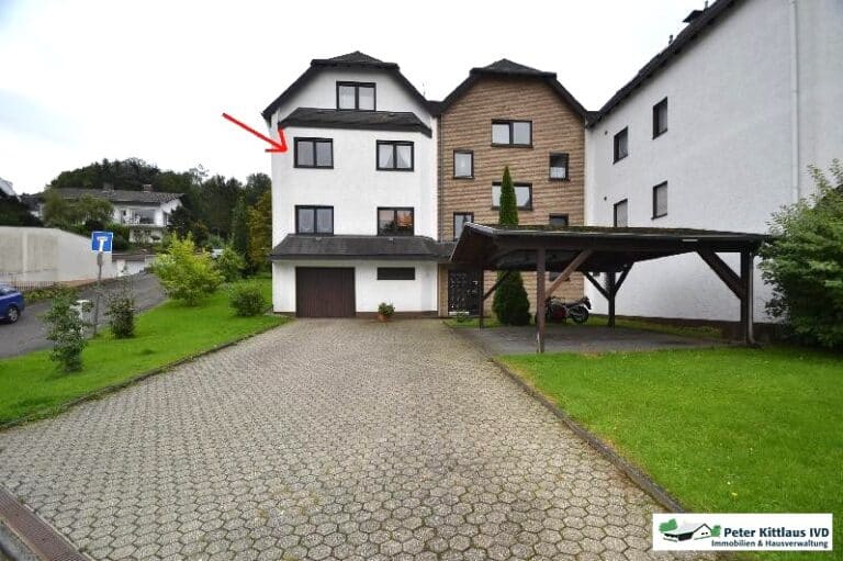 **Wunderbare Ruhiglage Lohmar Wahlscheid**
3 Zimmer mit Balkon und Tiefgaragenstellplatz