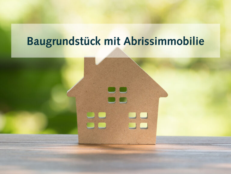 Baugrundstück mit Abrissgebäude